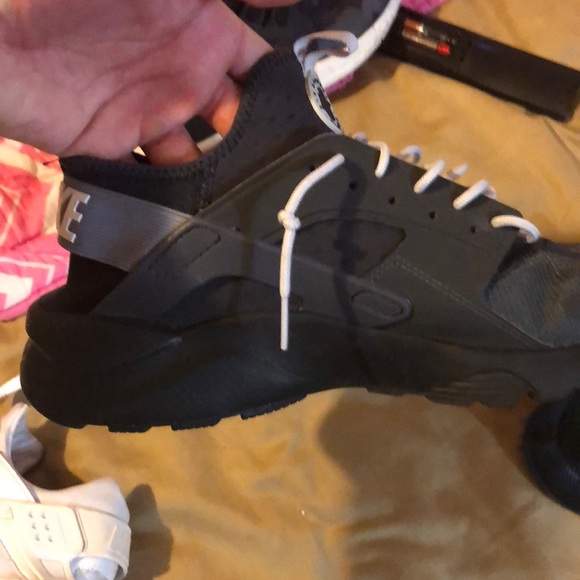 Nike’s - Picture 3 of 8